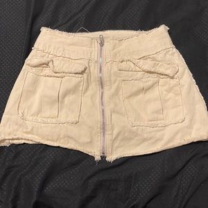 Im selling this cute flap pocket raw trim zipper fly bodycon skirt. worn once